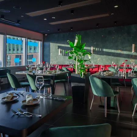 מלון Innside By Melia Hafen 4*